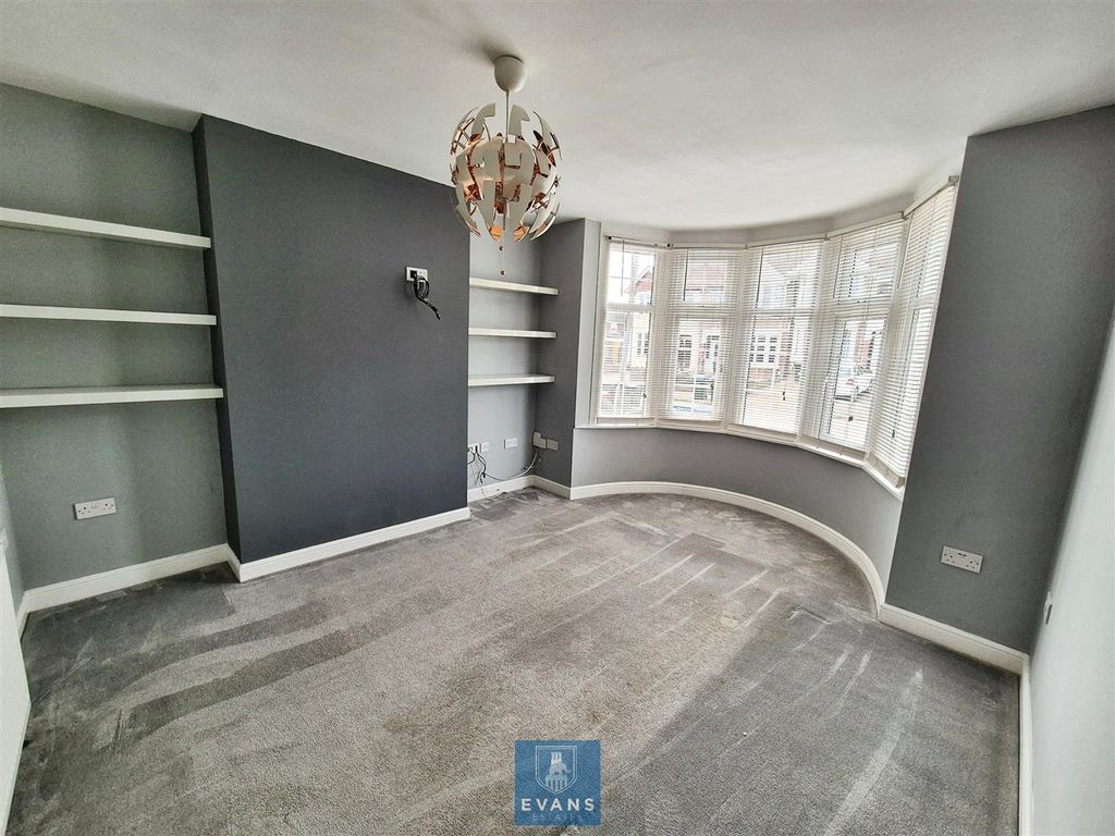 Property photo 3 of 16 Living Room