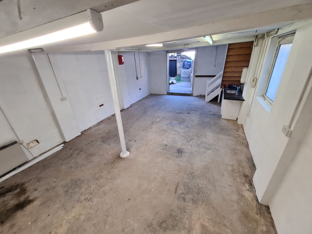 Property photo 2 of 11 Gallery