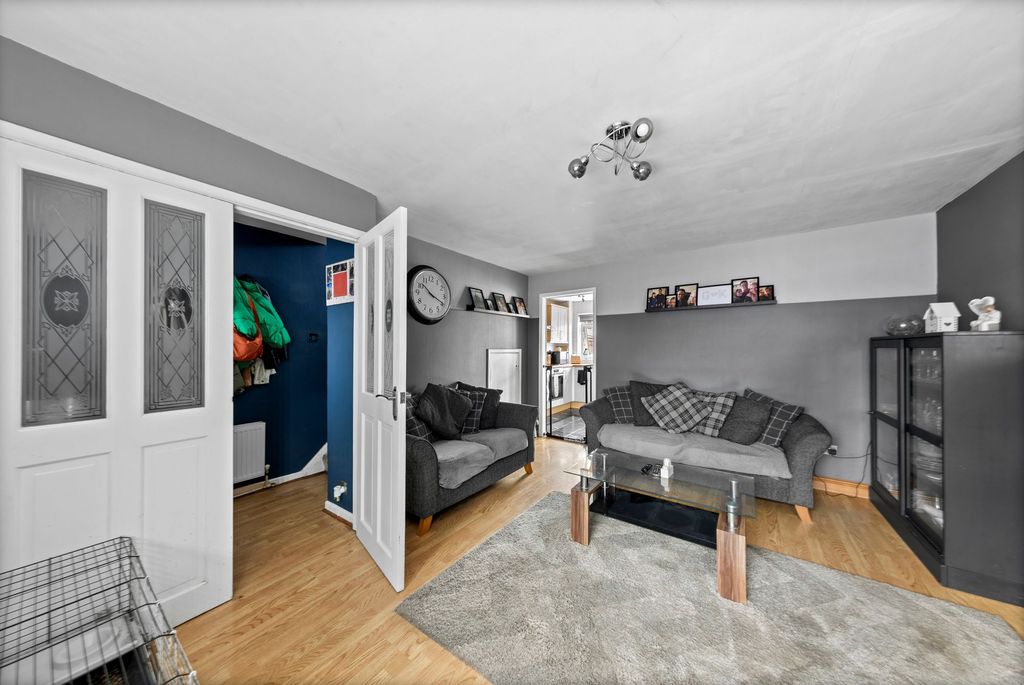 Property photo 3 of 19