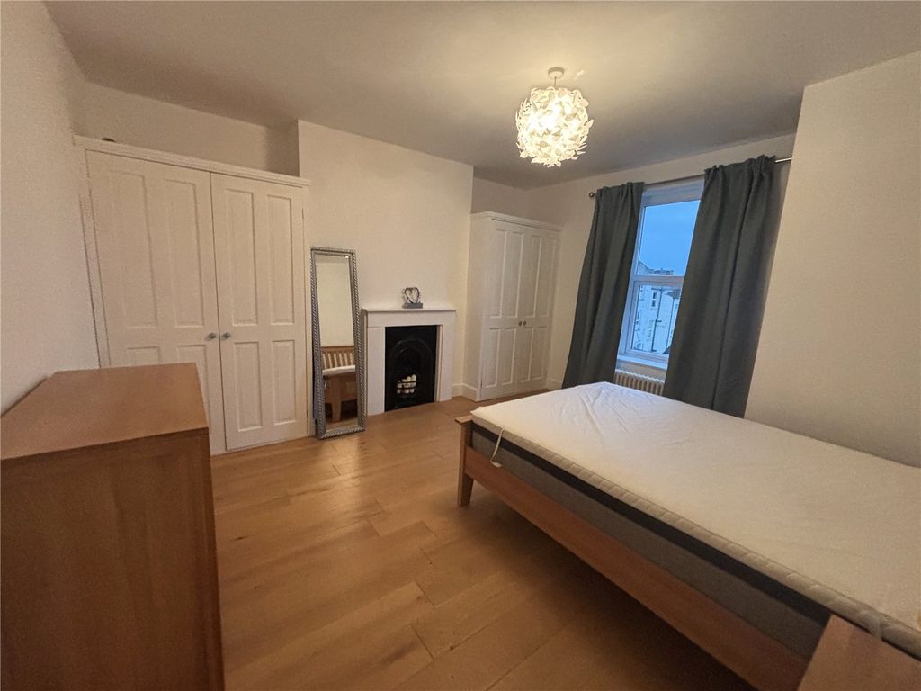 Property photo 2 of 8 Picture No. 06
