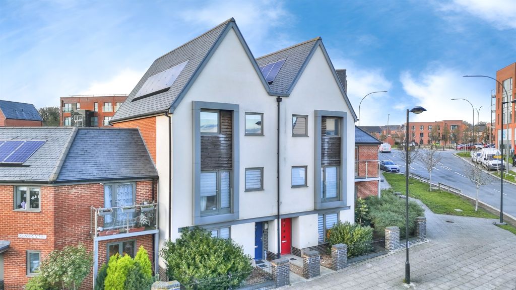 Property photo 1 of 18