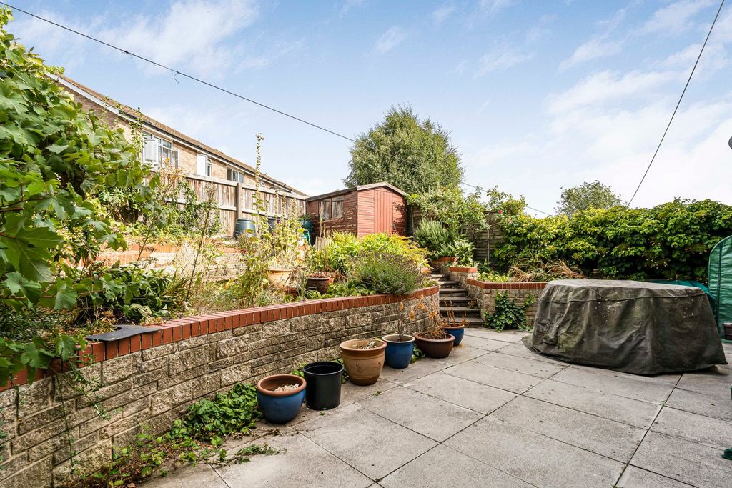 Property photo 2 of 21