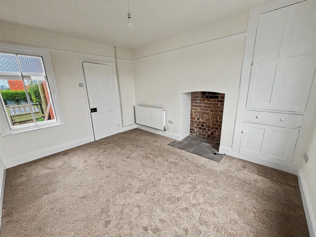 Property photo 3 of 11 Main Lounge.Jpeg