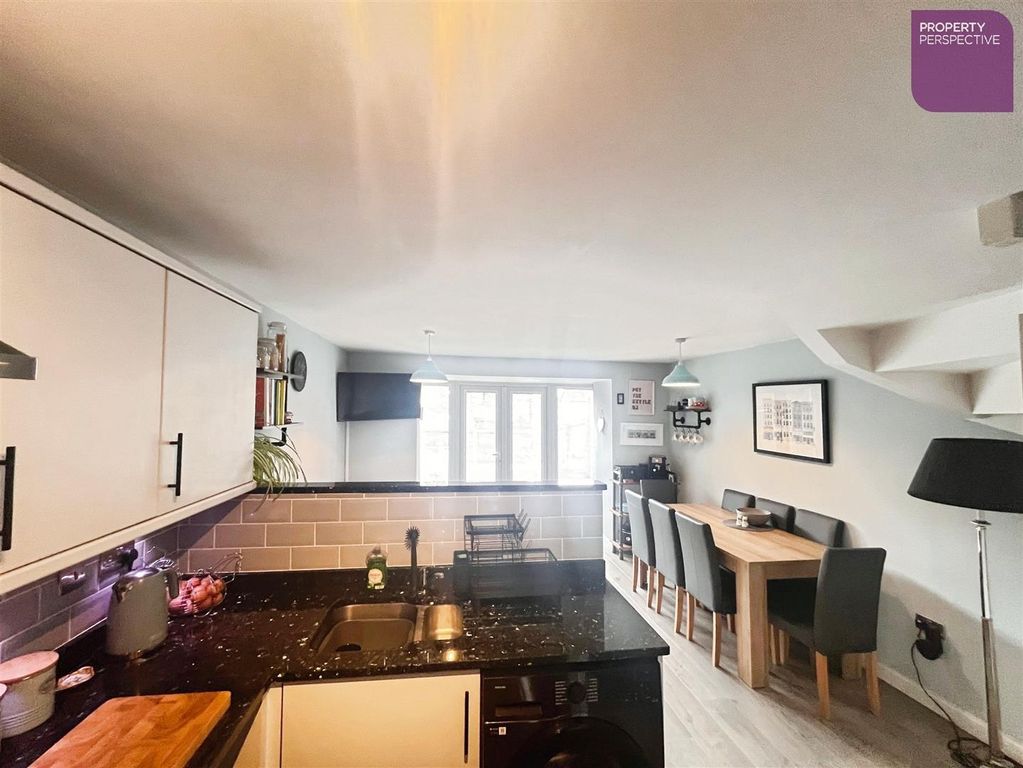 Property photo 3 of 19 8F208F45-Img_5833.Jpg