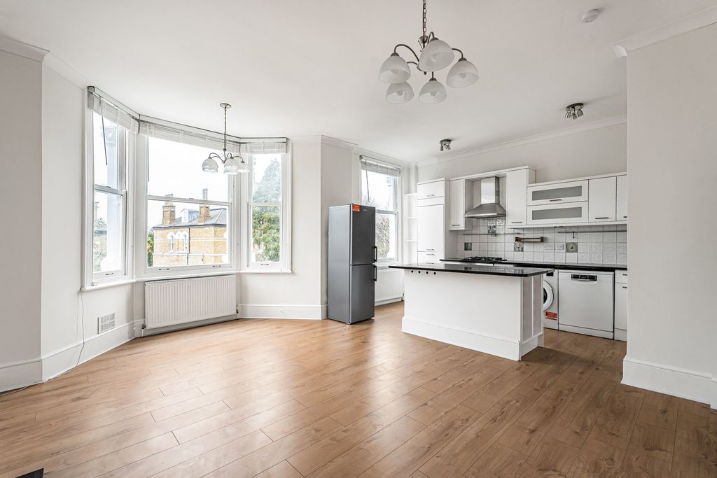 Property photo 2 of 21 Reception/Kitchen
