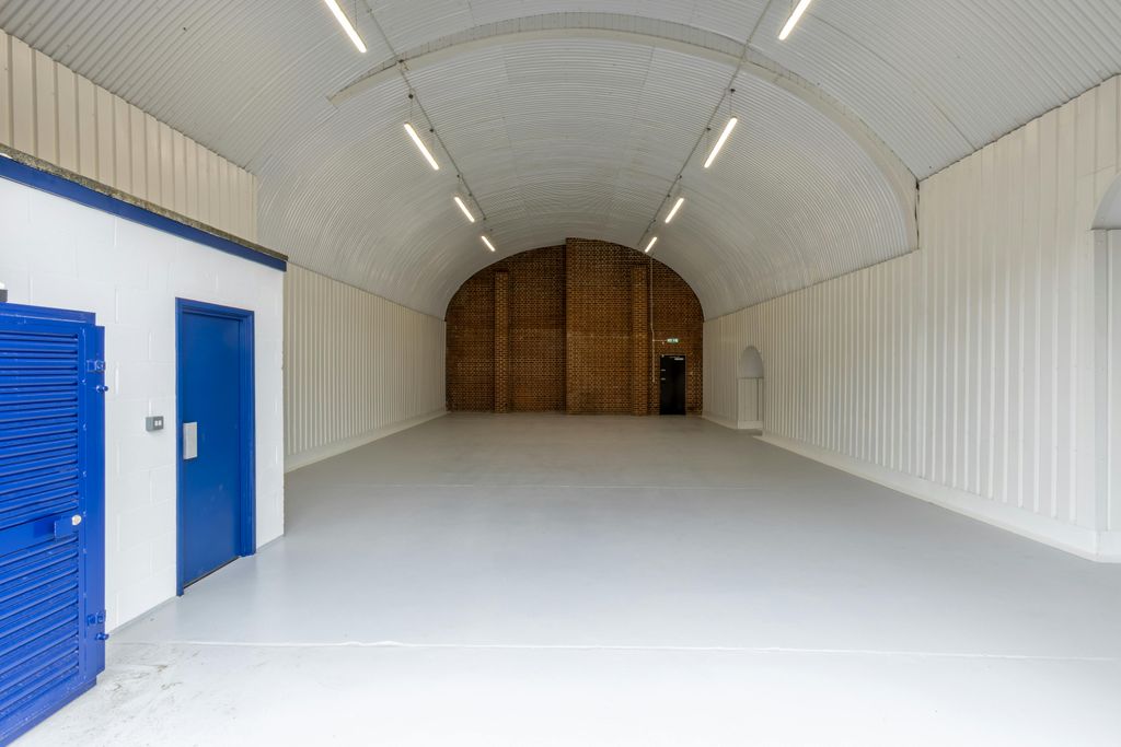 Property photo 3 of 5 CI8A9031-Hdr.Jpg