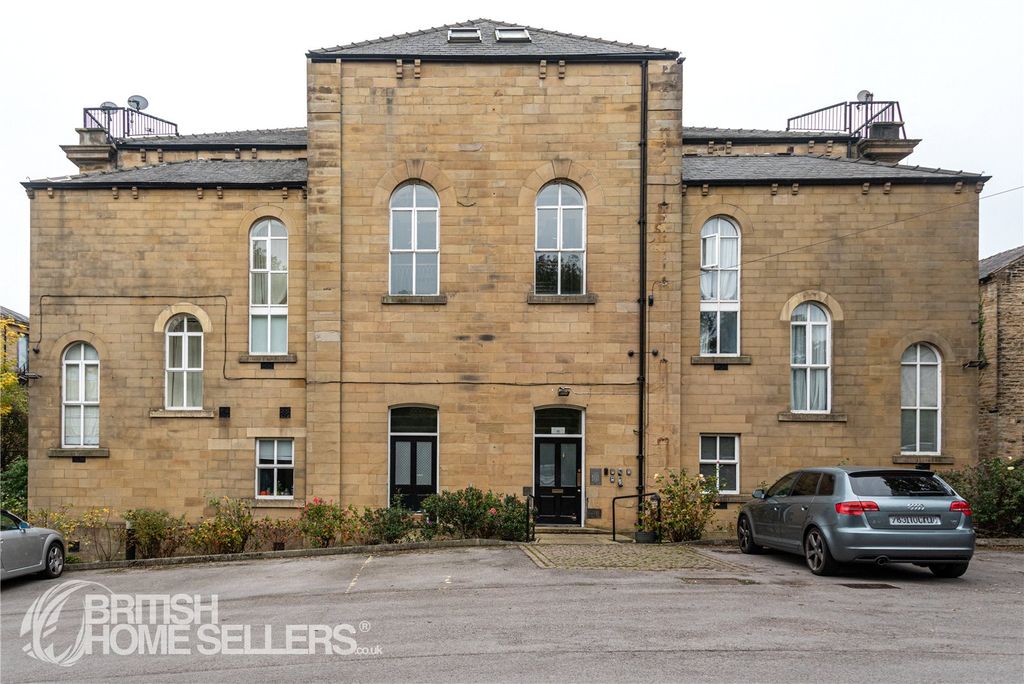 Property photo 2 of 22 Picture No. 12