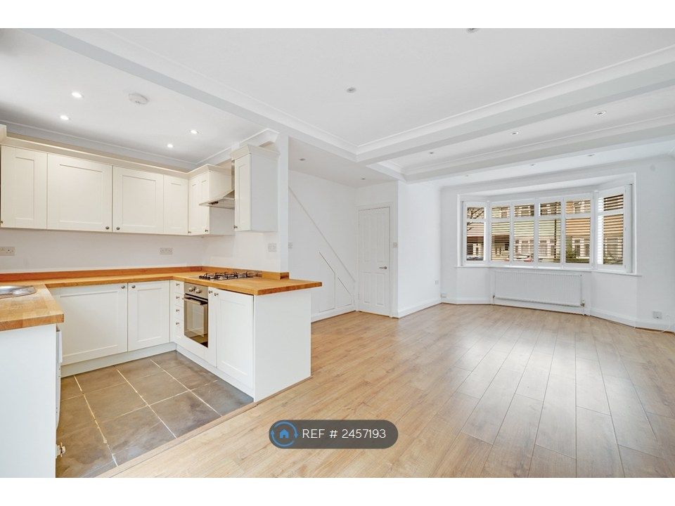 Property photo 2 of 15 Open Plan Lounge / Kitchen