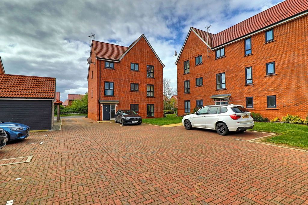 Property photo 2 of 8