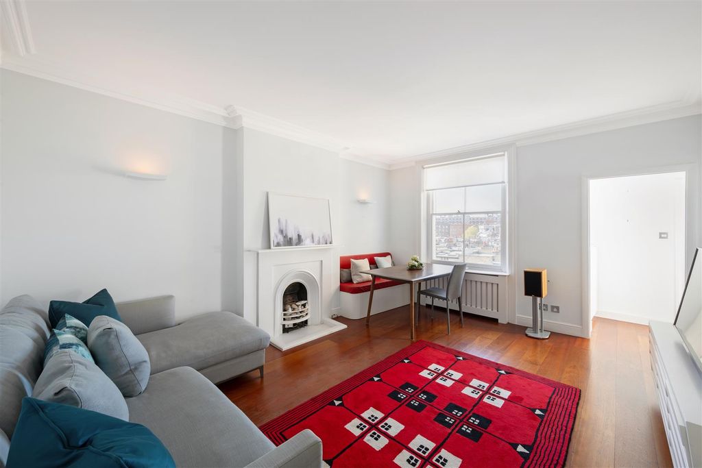 Property photo 2 of 17 Flat 4, 34 Lennox Gardens Hi-1.Jpg