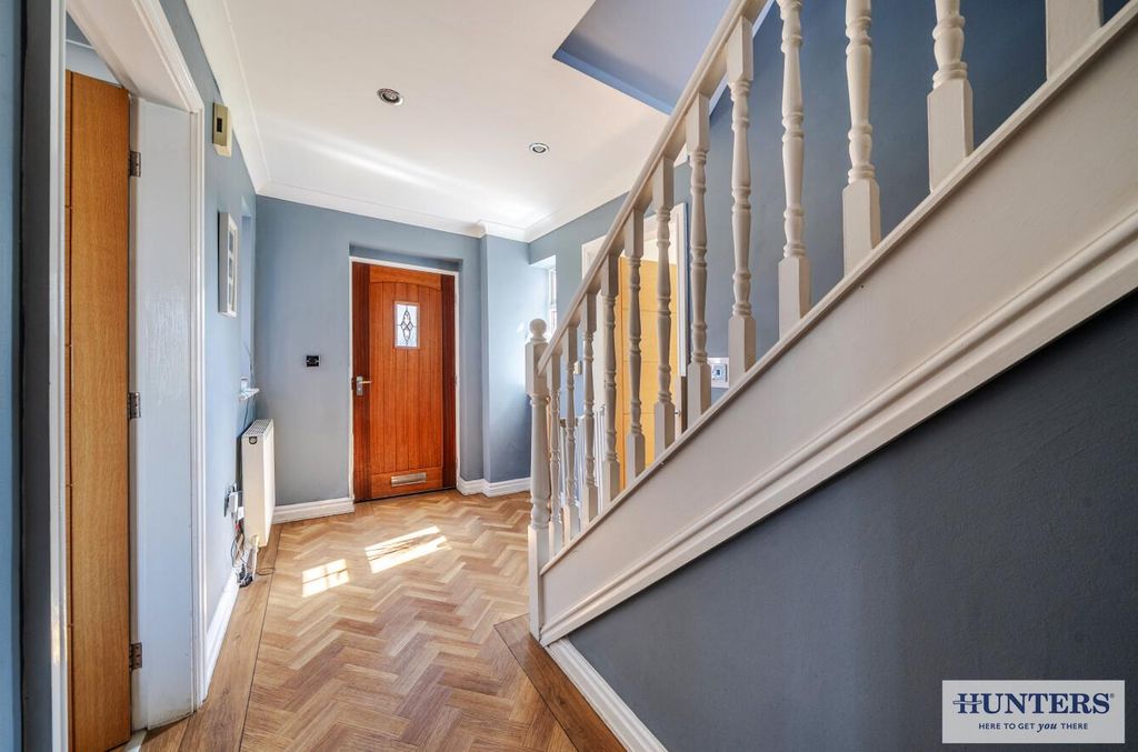 Property photo 2 of 24 Bda920d6-9F3F-4c79-A4Ec-A05d80Be137d.Jpg