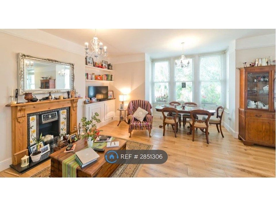 Property photo 1 of 13 Living Room