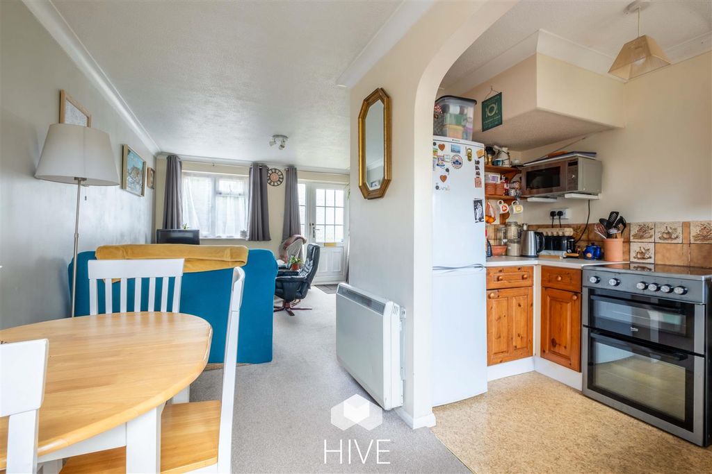 Property photo 2 of 17 Dining Area