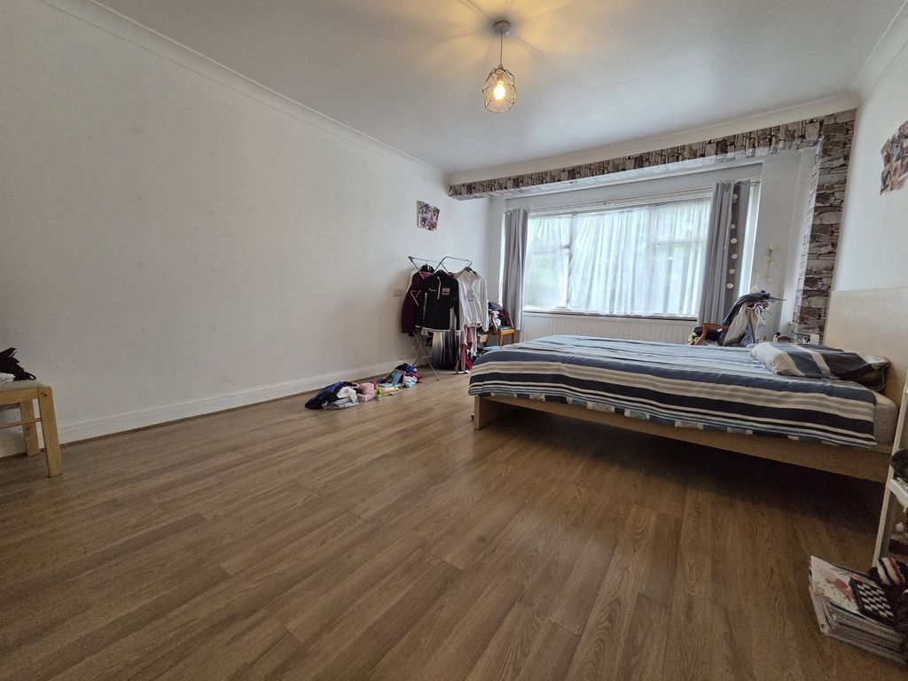Property photo 2 of 19 Bedroom 1 Upstairs