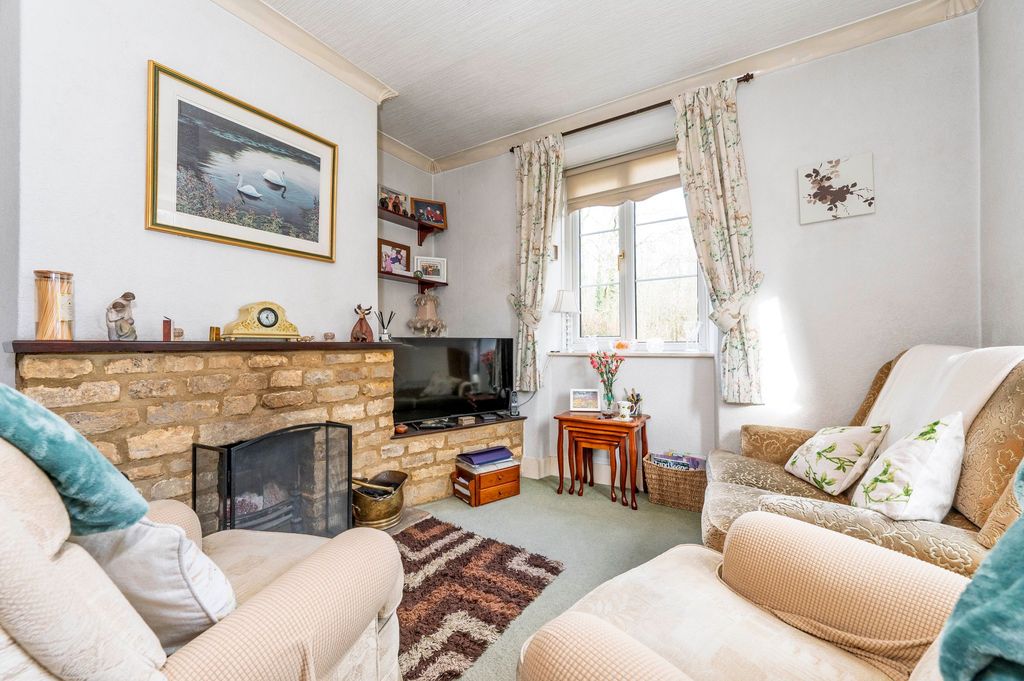 Property photo 2 of 20 Living Room