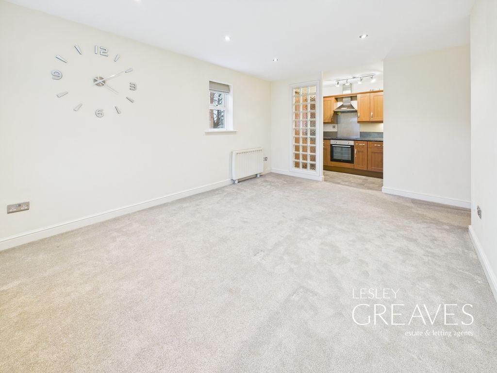 Property photo 2 of 16 Open Plan Living