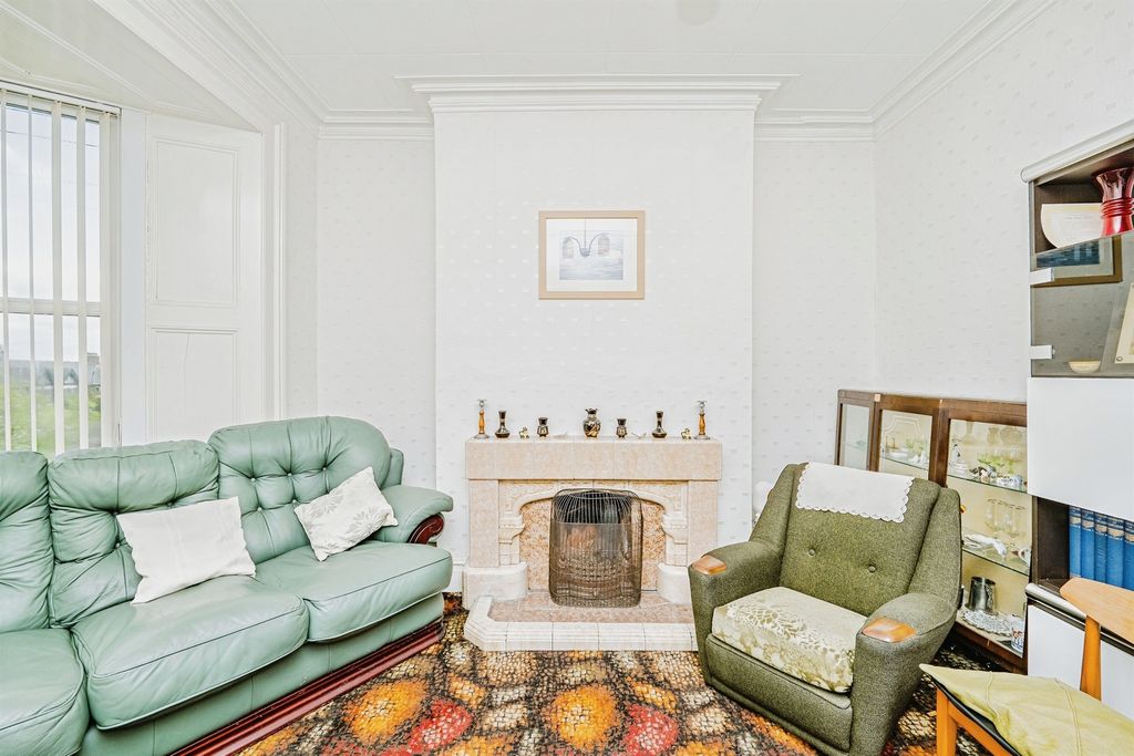 Property photo 3 of 30