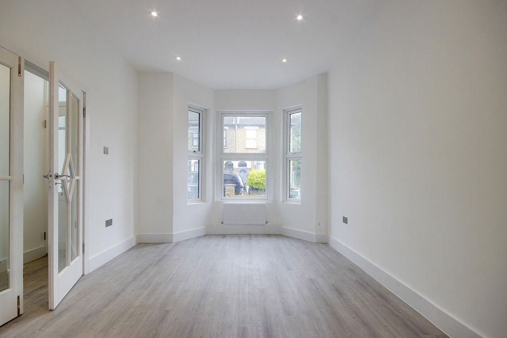 Property photo 3 of 26 Living Room