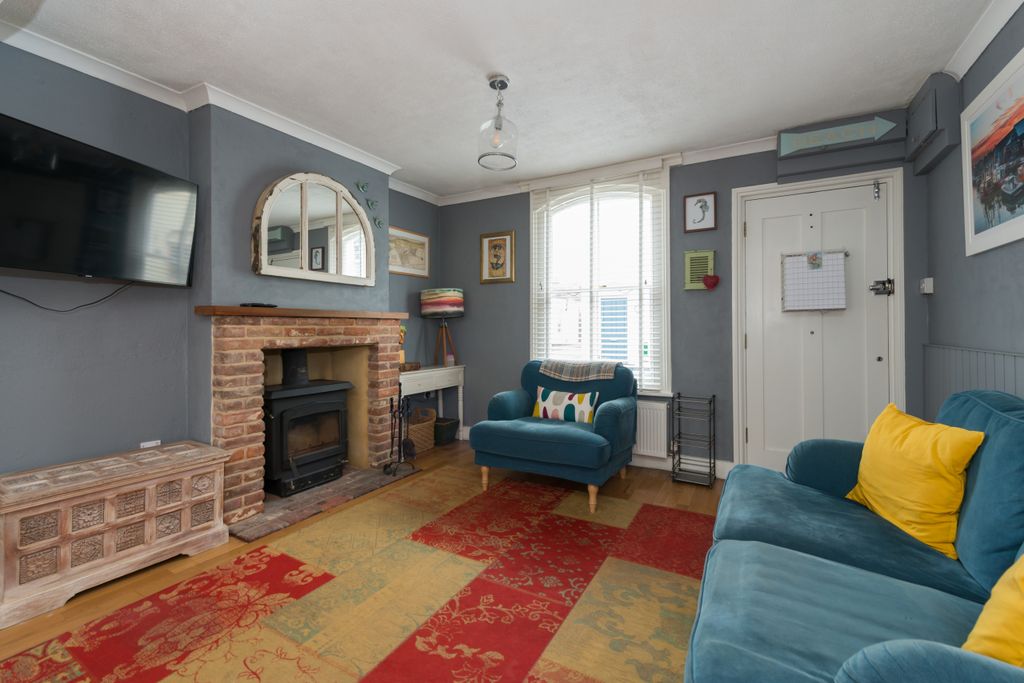 Property photo 3 of 17 Sitting Room