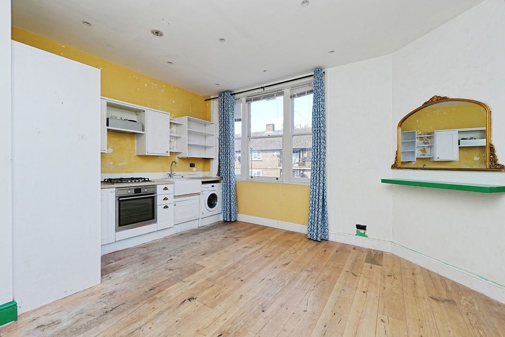 Property photo 3 of 10 Pbox-Img.Jpg