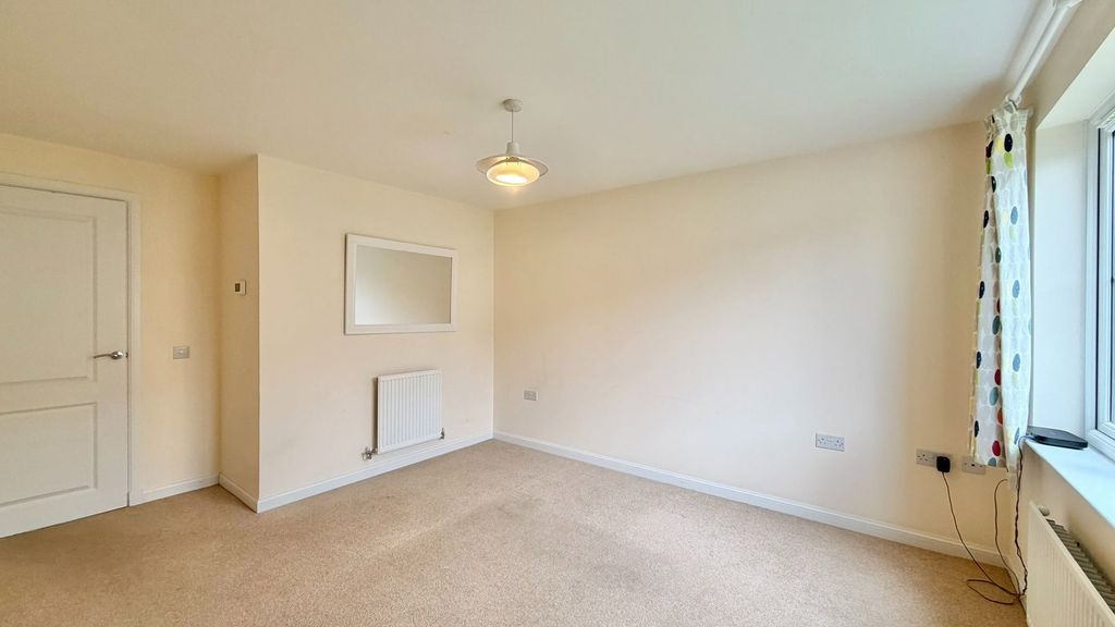 Property photo 3 of 26