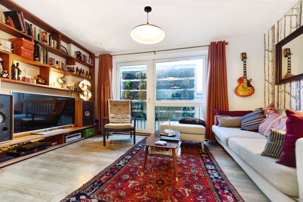 Property photo 2 of 12