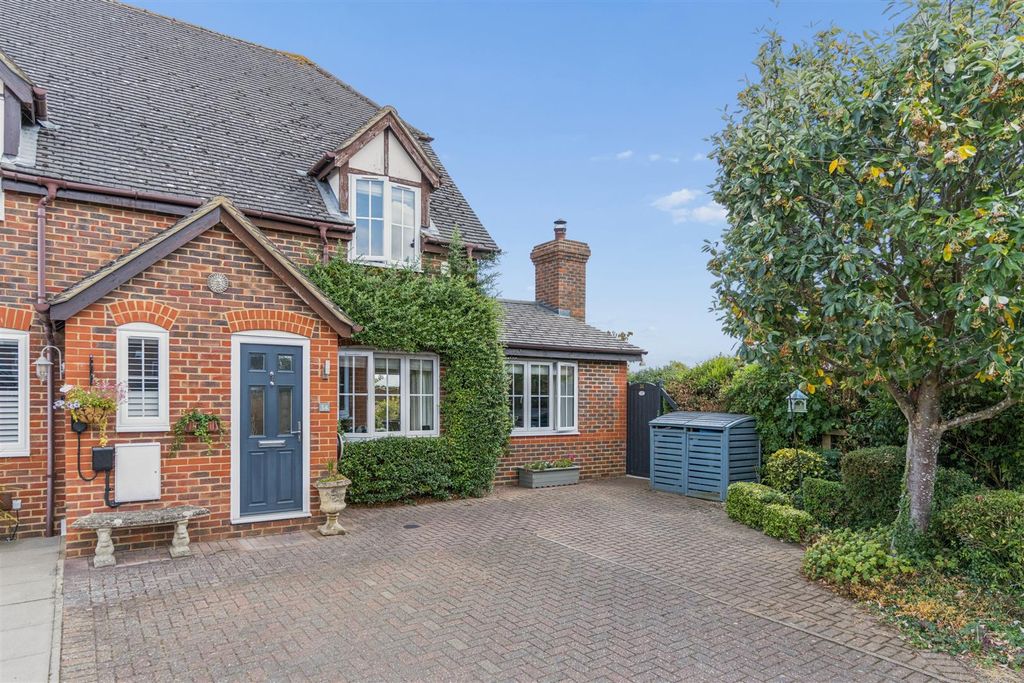 Property photo 1 of 25 Phoebes Orchard, Stoke Hammond