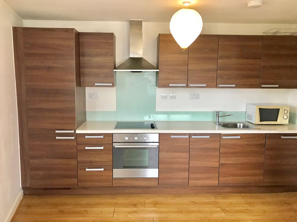 Property photo 3 of 9 Kitchen