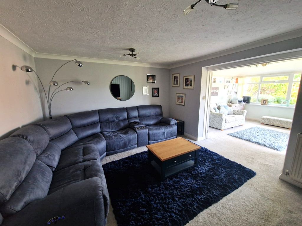 Property photo 2 of 16