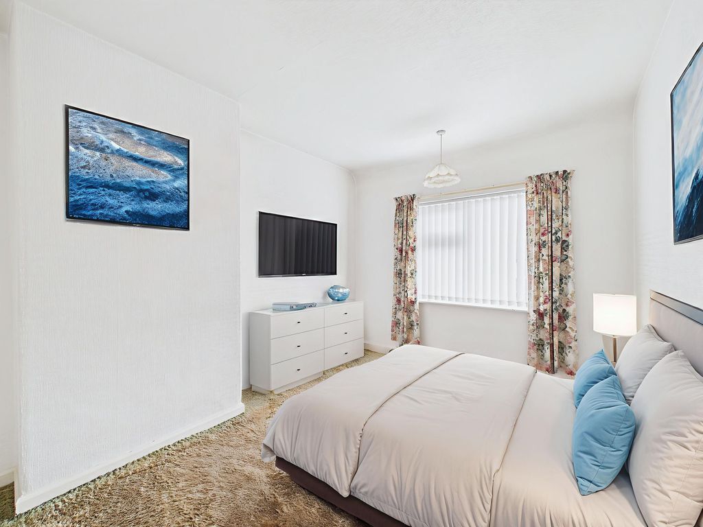 Property photo 3 of 14 Bedroom One (Virtually Furnished Ai)