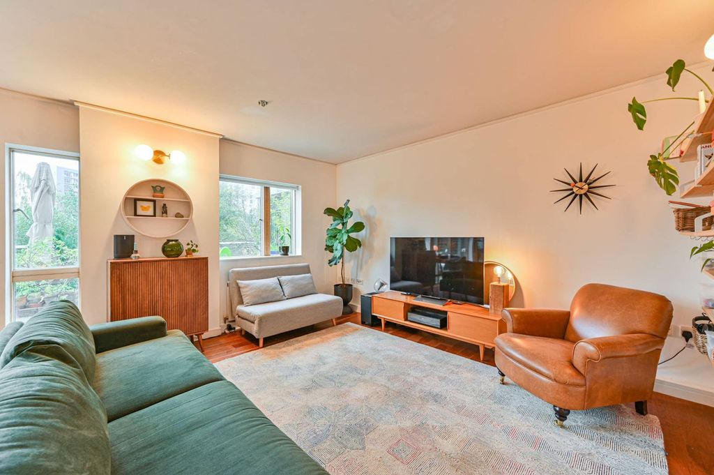 Property photo 3 of 18