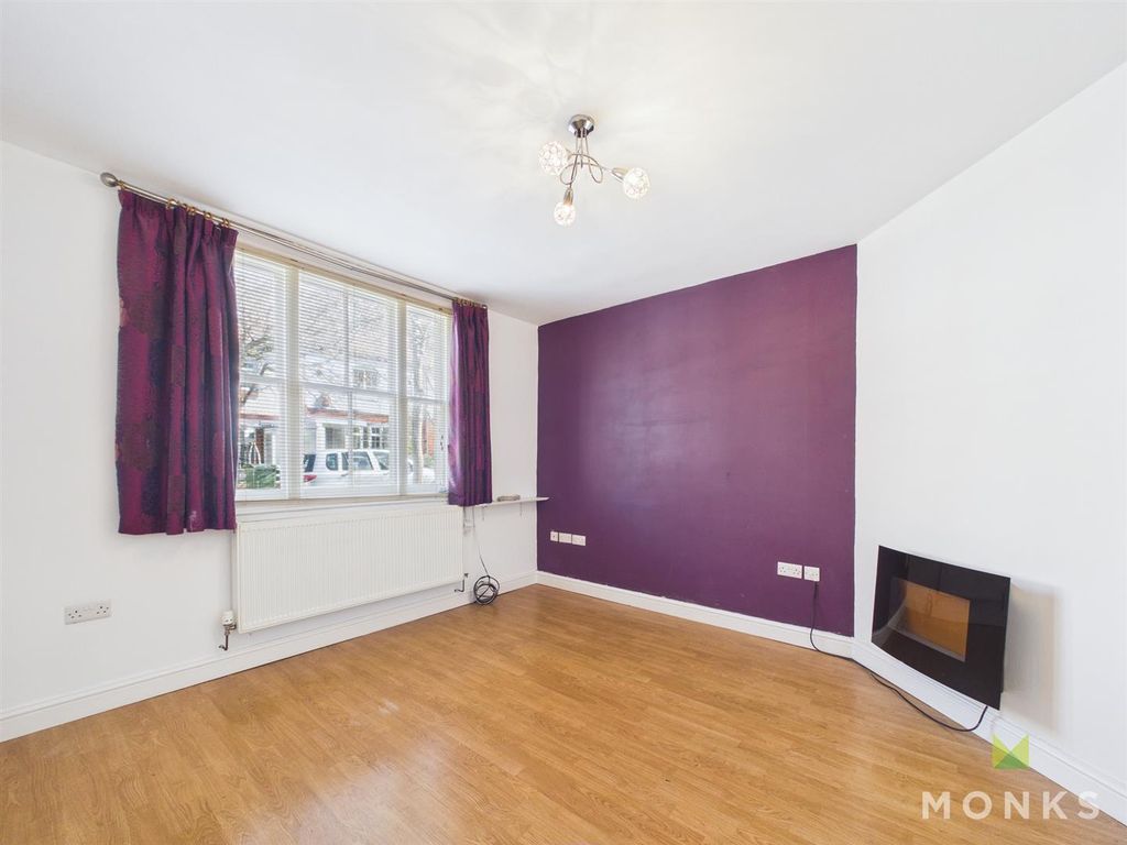 Property photo 3 of 16 Cam01520G0-Pr0356-Still008.Jpg