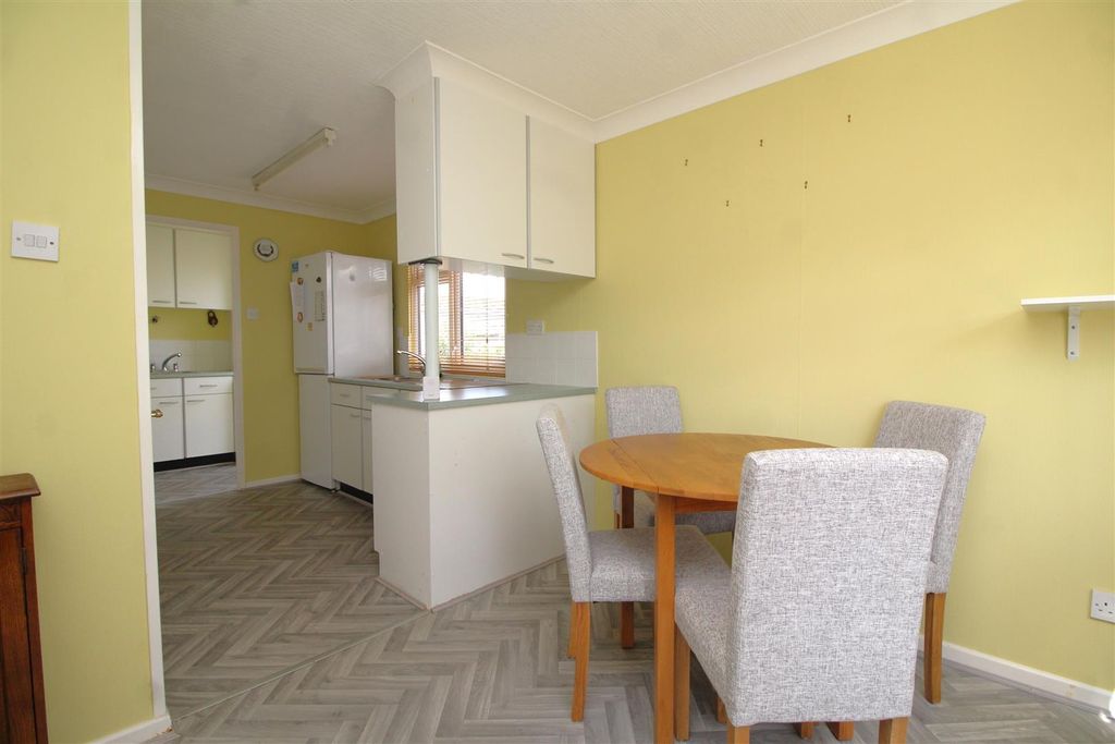 Property photo 3 of 14 Dining Room 2 .Jpg