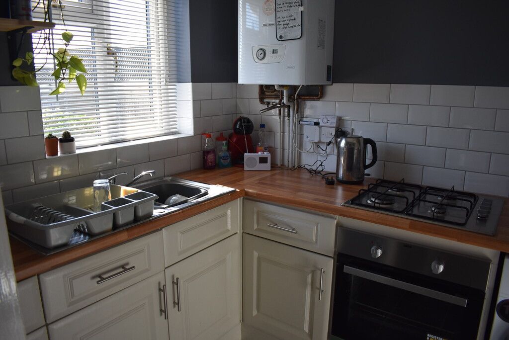 Property photo 3 of 8 Kitchen