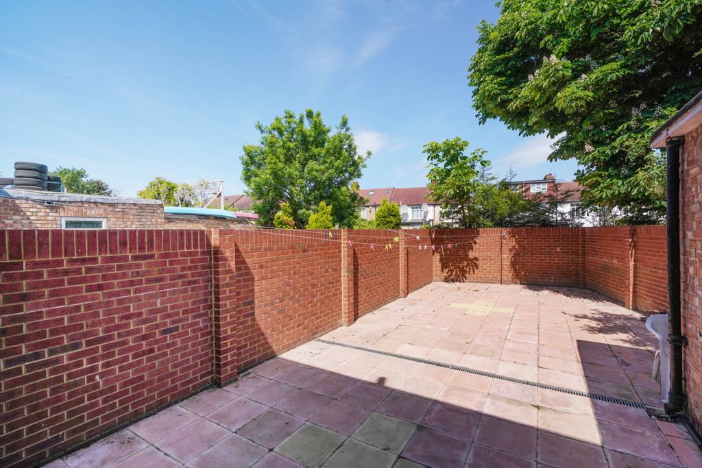 Property photo 2 of 12