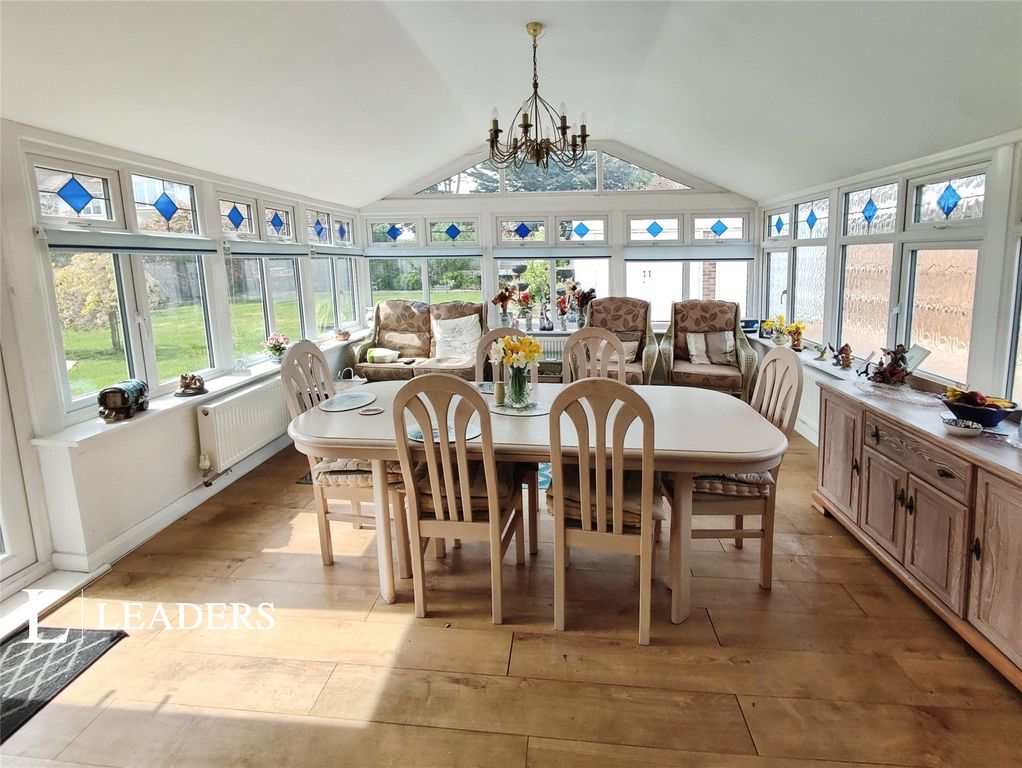 Property photo 2 of 27 Conservatory