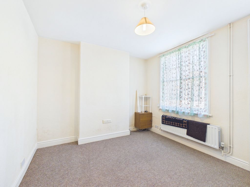 Property photo 3 of 8 Cam01909G0-Pr0519-Still006