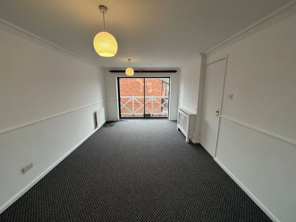 Property photo 3 of 17 Reception 1