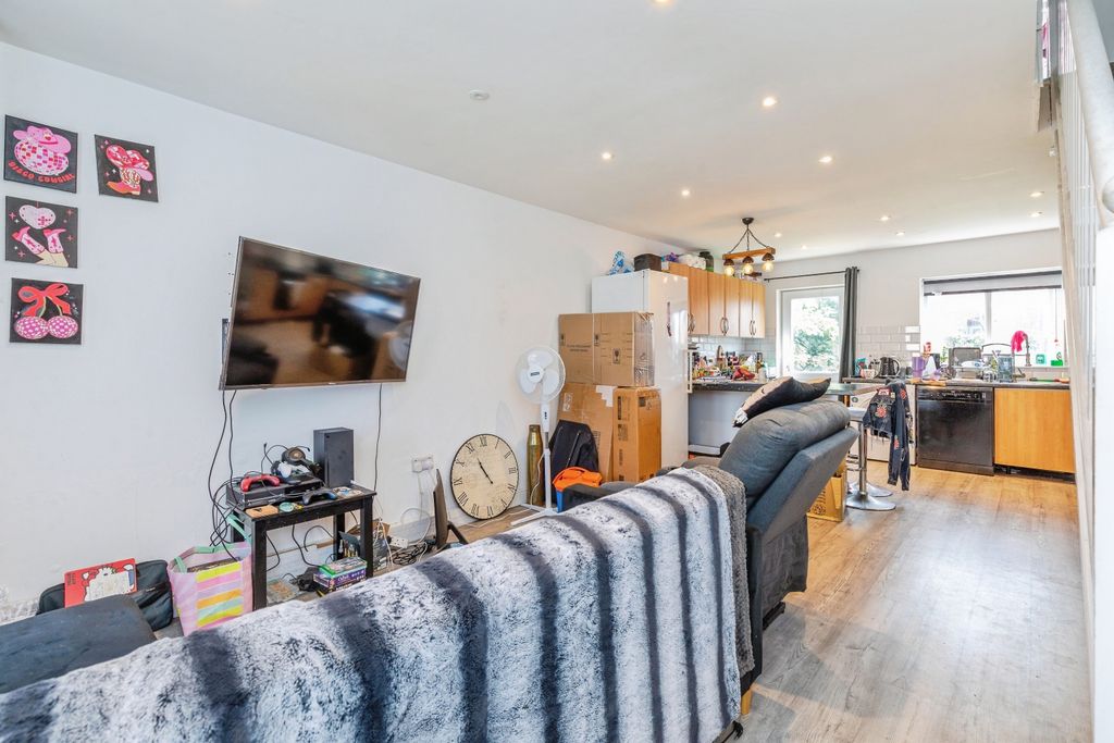 Property photo 3 of 20 Open Plan Living