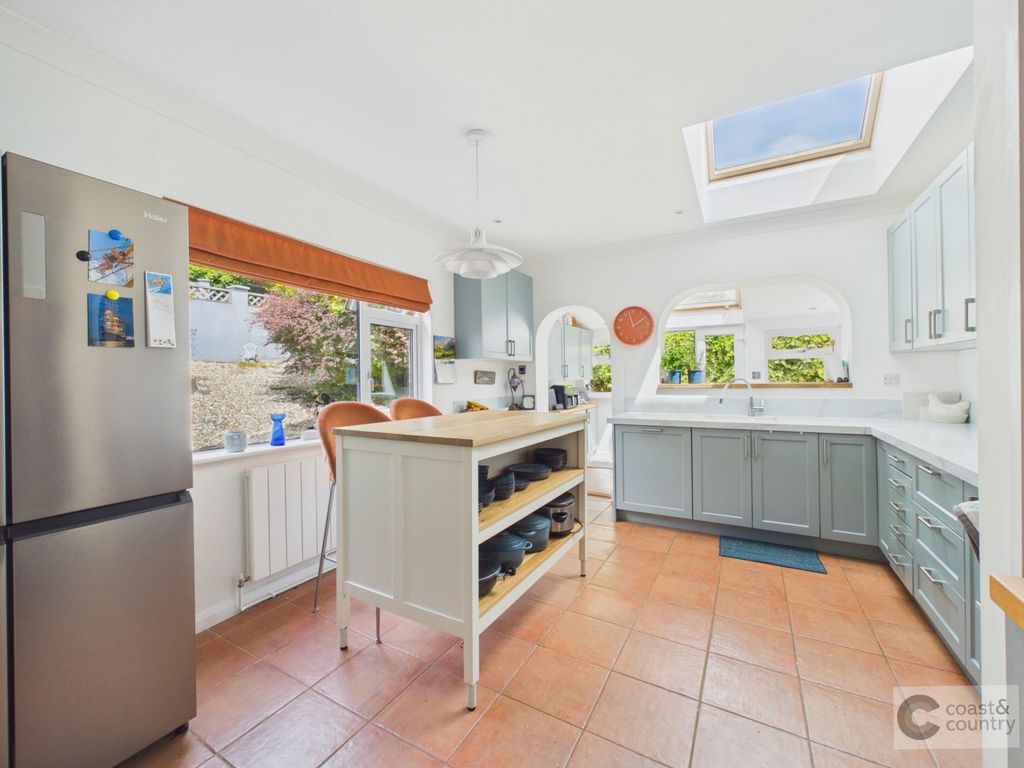 Property photo 3 of 42