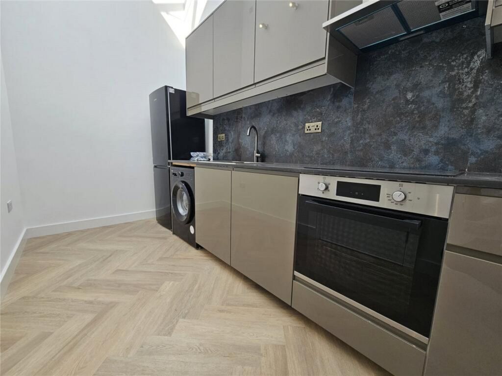 Property photo 1 of 4