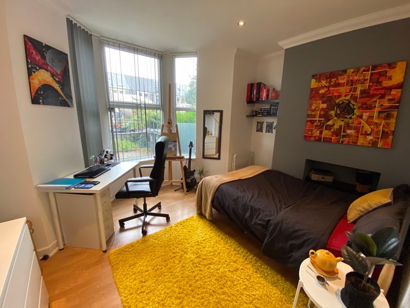 Property photo 1 of 9 Photo 2