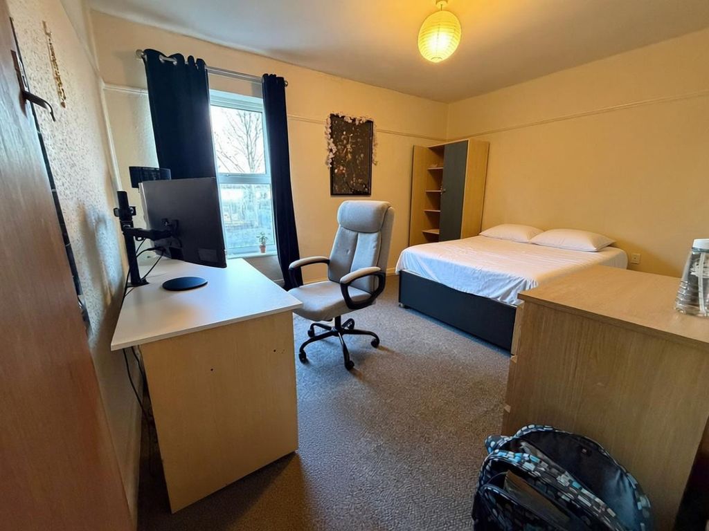 Property photo 1 of 6 Images