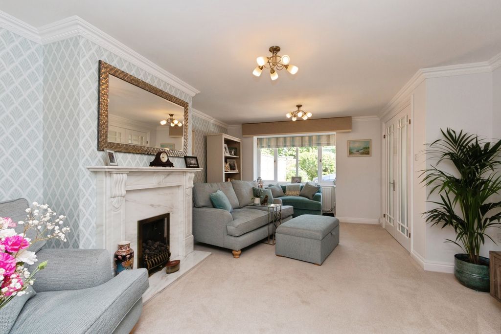 Property photo 2 of 17 Photo