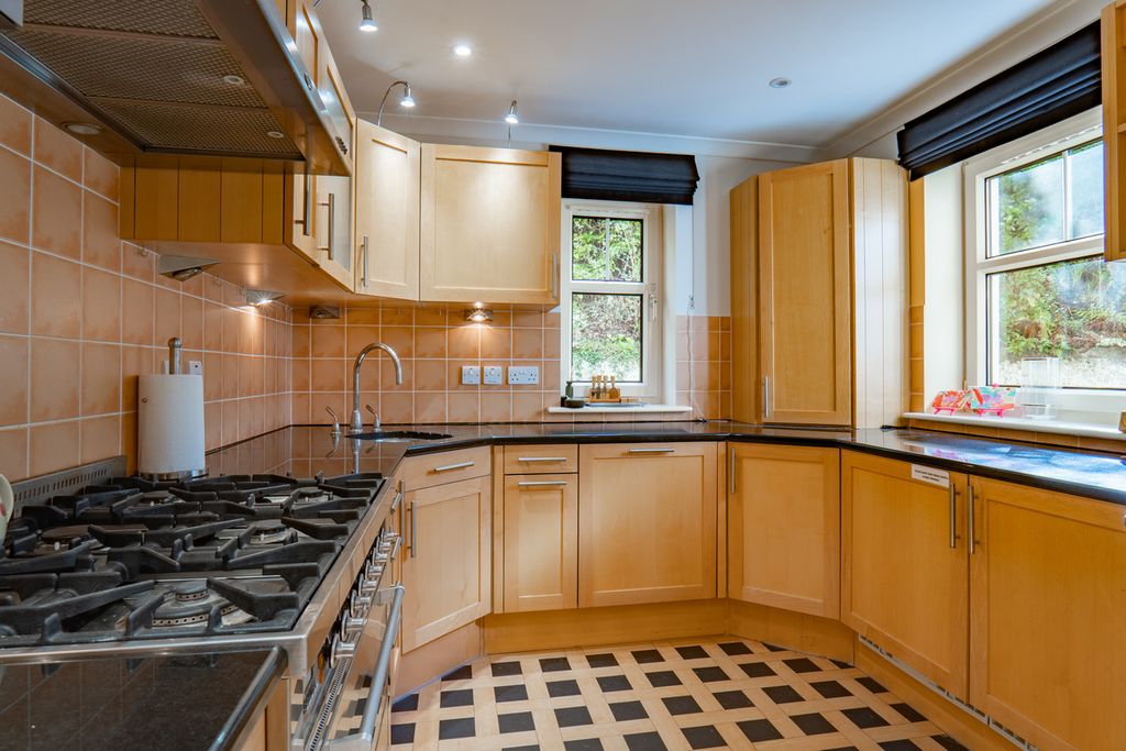 Additional image 7 of 4 bed flat for saleIsland Bank Road, Inverness IV2