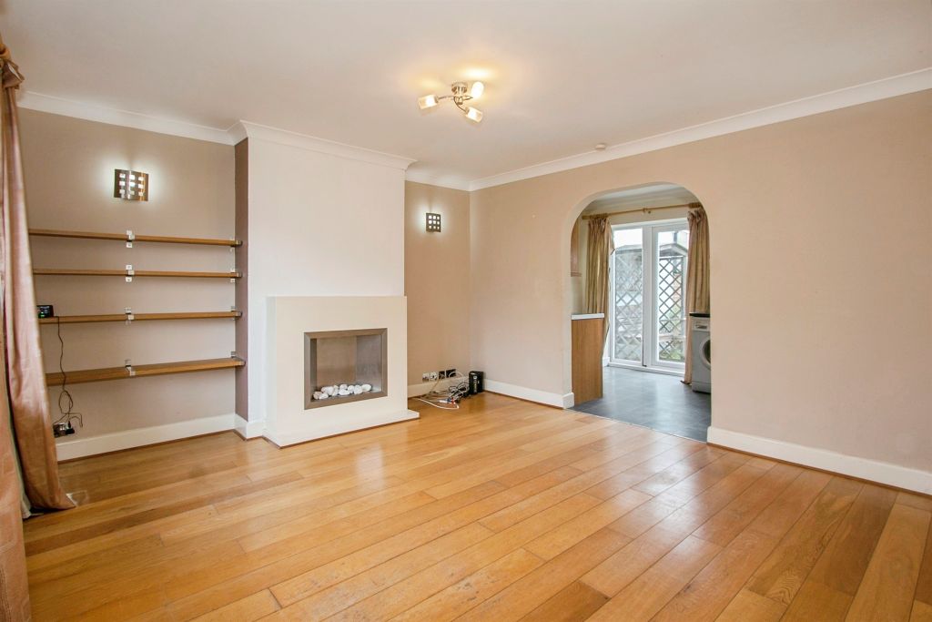 Property photo 2 of 20