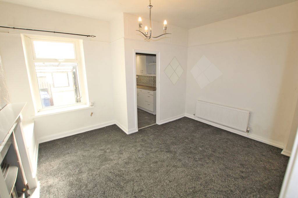 Property photo 3 of 8 3