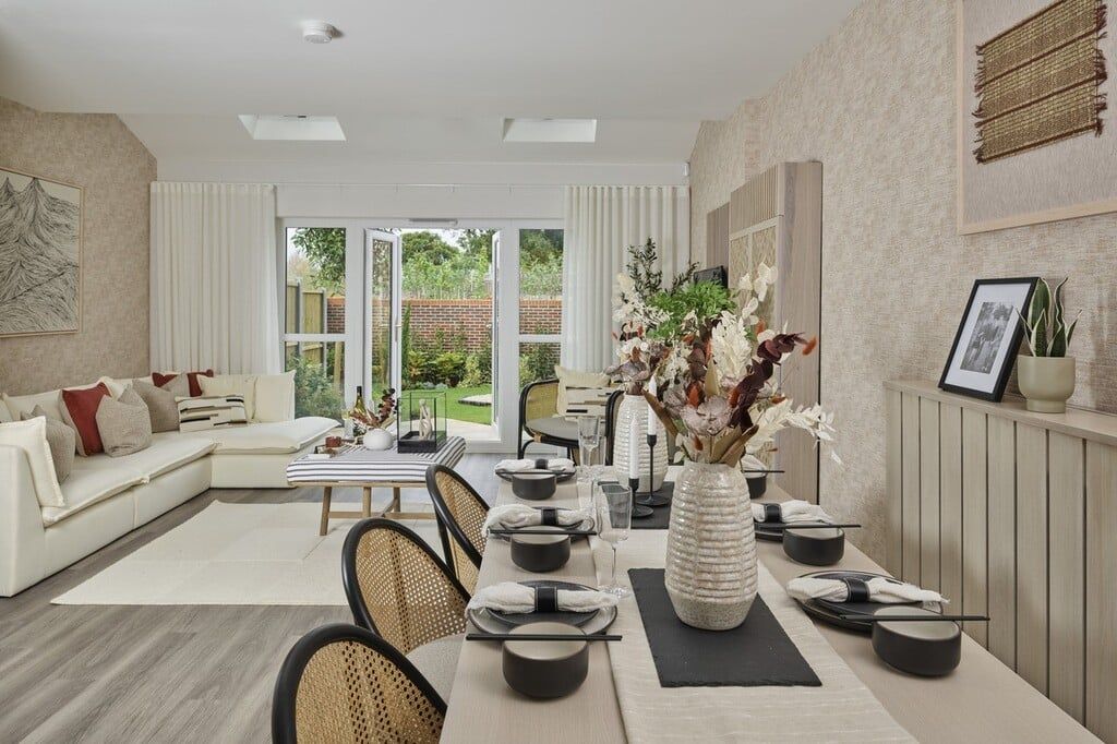 Property photo 3 of 8 Henly Living Dining