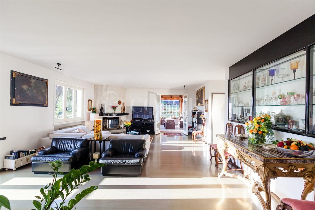 Property photo 1 of 60 Large Independent Villa With Possibility Of Dividing Into Two Units In Città di Castello, Umbria