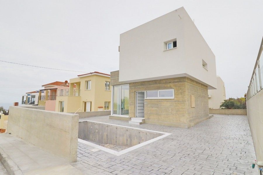 Property photo 1 of 29
